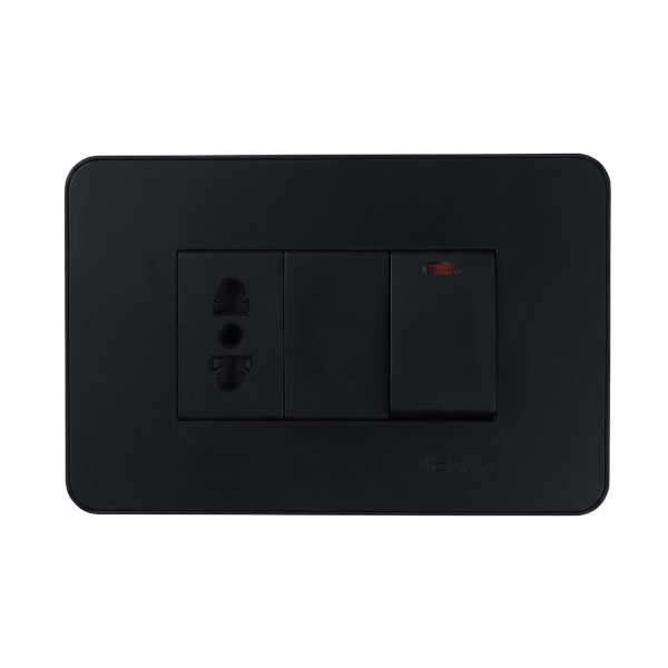 It’s a matte black iPhone—matte black all over.